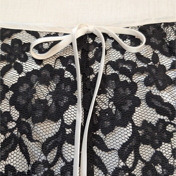 Notations Woman Petite MEDIUM Black Lace Over Ivory Knee Length Skirt Whimsygoth - Picture 7 of 13